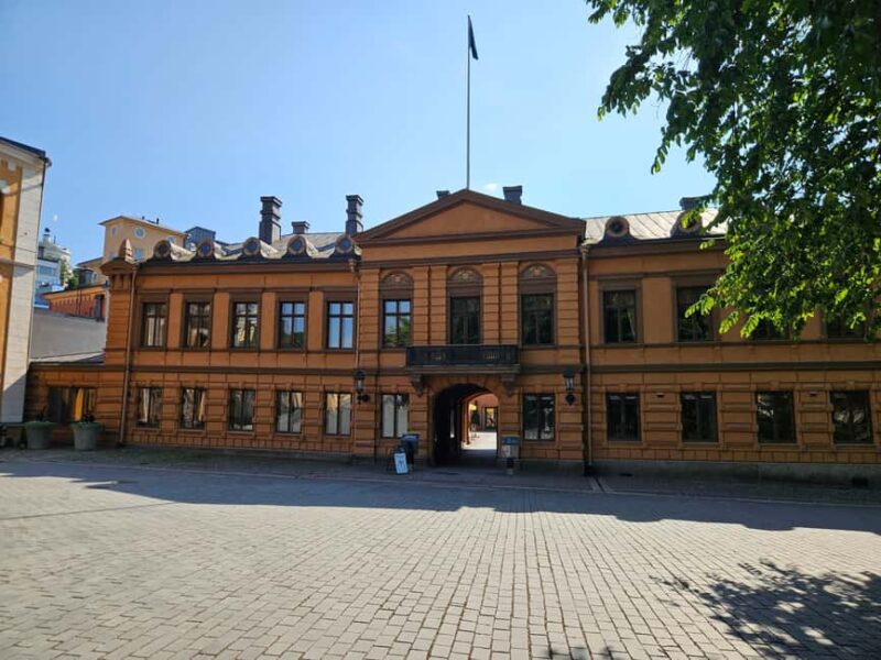 Turku Castle & City: Fully Guided Day Tour from Helsinki - Strolling Through Turku’s Historic City Center