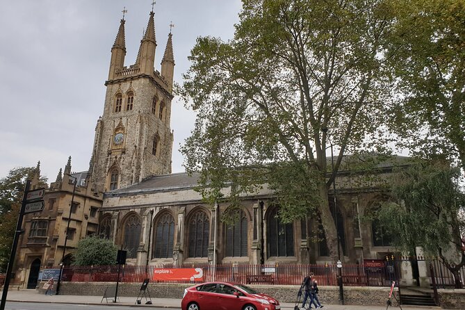 Turmoil, Templars & Oliver Twist London's Squalor and Splendour - The Experience Led by Tom: Enthusiastic and Well-Informed