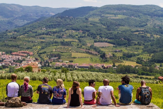 Tuscan countryside bike tour and food tasting - Viewing the Residence of Giottos Family