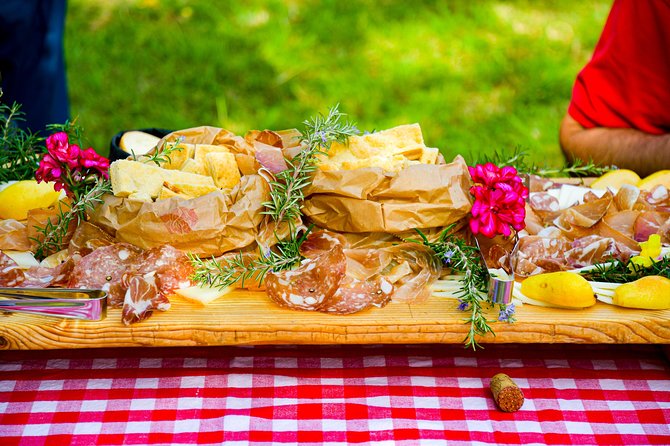 Tuscan picnic - The Fresh, Local Ingredients of the Tuscan Basket