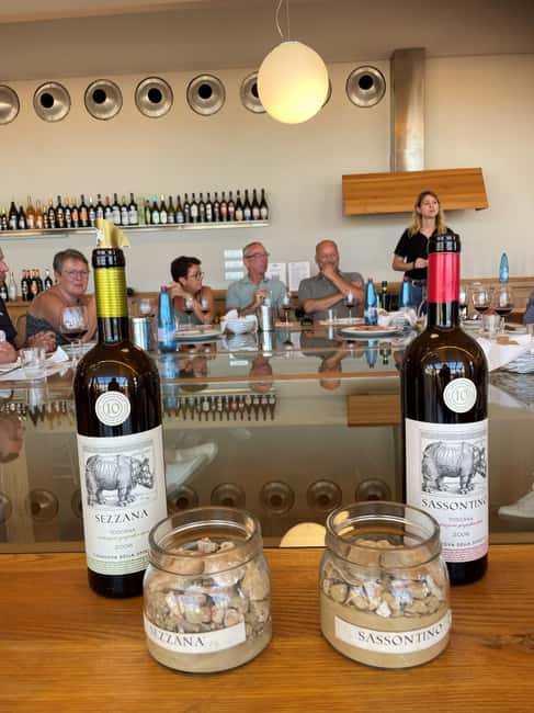 Tuscany private tour Chianni Valderra - Exclusive Visits to Local Wineries and Tastings