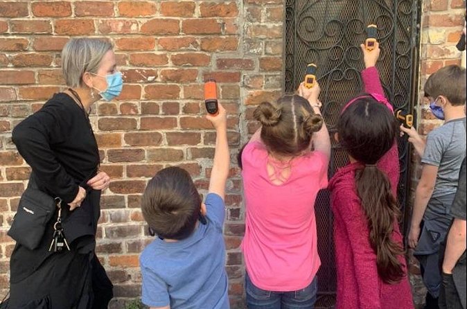 Twilight Tour- Hauntings for Tweens (8 - 12 y.o.) - Practical Details and Booking Flexibility