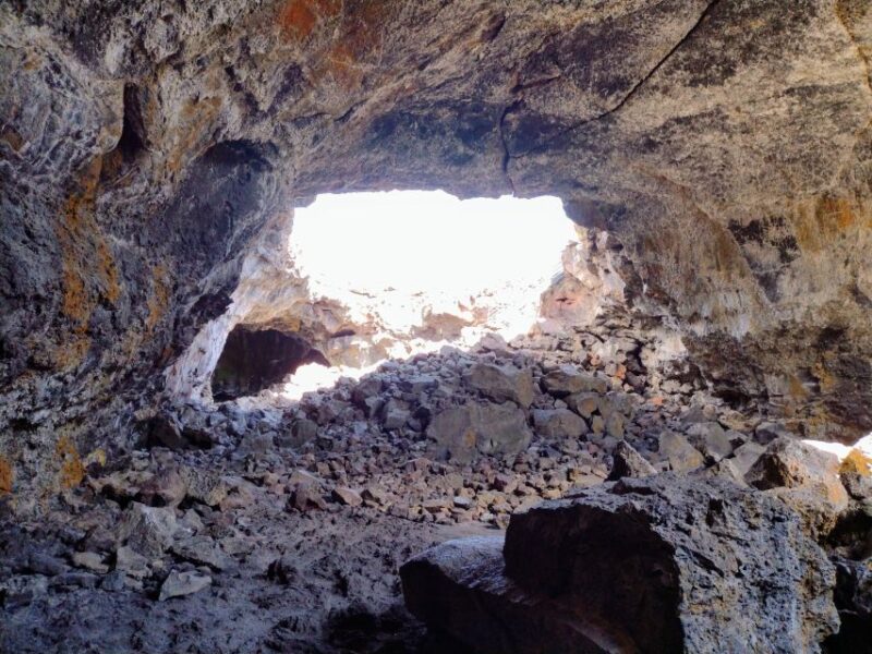 Twin Falls: Craters of the Moon Full-Day Tour with Lunch - Lunch at the Cave Area