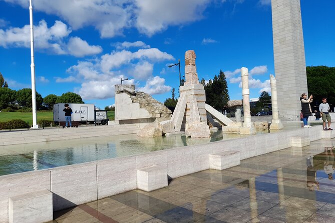 Two hour tuk tuk tour 7 hills - Passing Through Lisbon’s Oldest Quarter