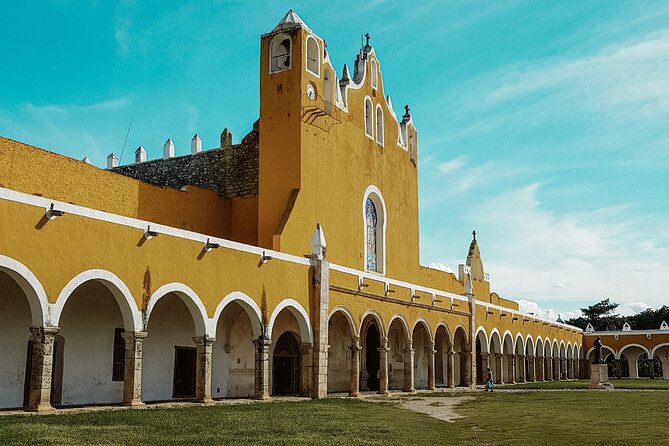 Two magical towns - Discovering the Sacred Maya Pyramids of Izamal
