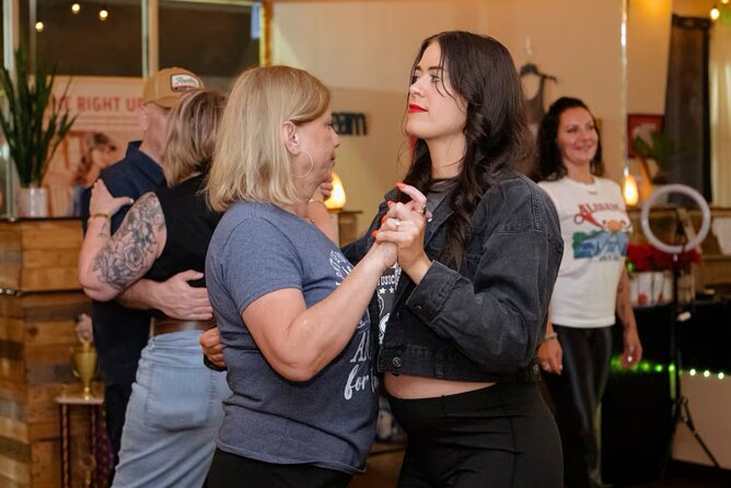 Two Step & Country Swing Dance Class in Nashville Country Fusion - What Sets This Nashville Dance Class Apart