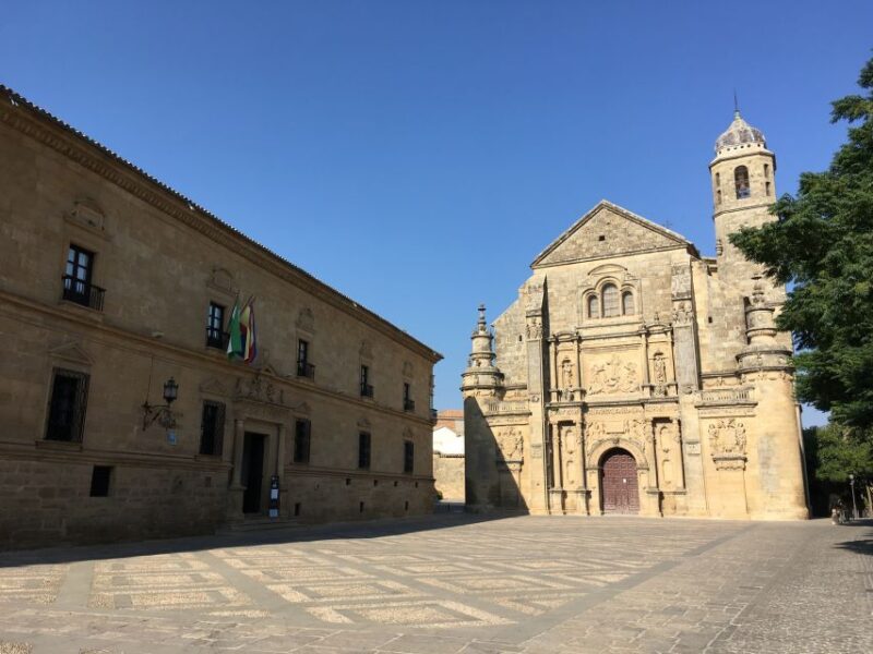 Úbeda: Historic Walking Tour in English/French - Pacing and Tour Experience