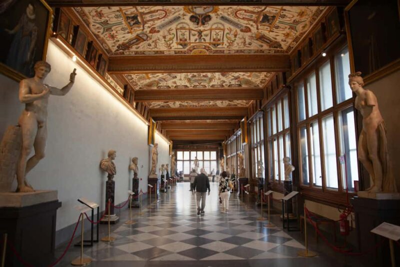 Uffizi Gallery Small Group Tour with Tickets - The Small Group and Live Guide Advantage