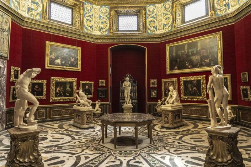 Uffizi Gallery Tickets, Old Town & Duomo Private Guided Tour - Guided Tour of the Uffizi Gallery with an Expert Art Historian