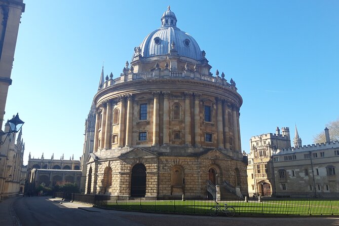 UK University Students Taxi - Private One Way Heathrow Airport - any UK City - Efficient and Personalized UK University Student Transfers from Heathrow