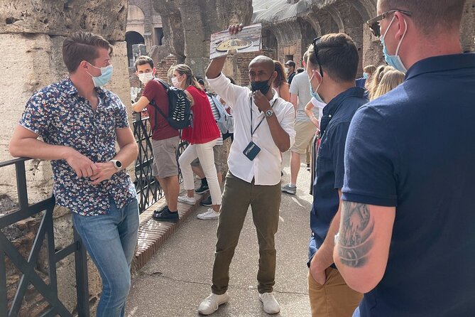 Ultimate Colosseum, Palatine Hill & Forum Small Group Tour - Admiring the Roman Forum from the Imperial Palace Balcony