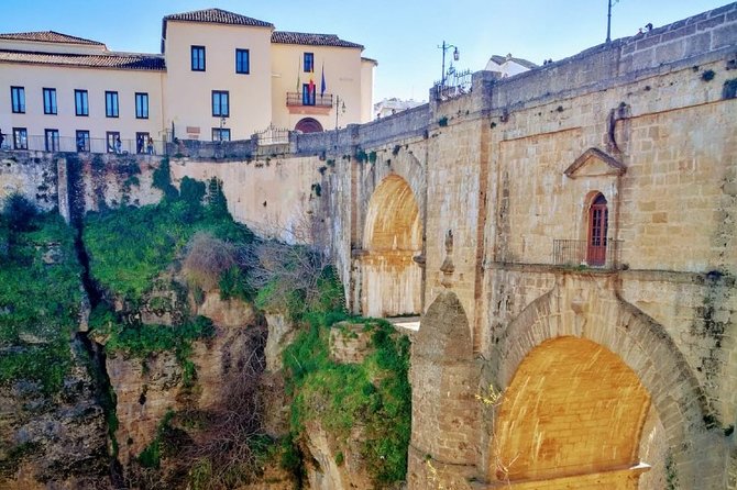 Ultimate White Village of Ronda Small-Group Day Trip from Granada - Crossing the Iconic New Bridge