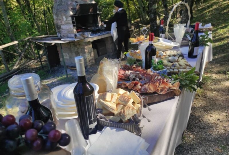 Umbria: Truffle hunting in the woods with lunch - Exploring the Land of Truffles Near Assisi