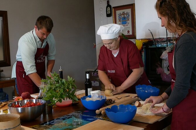 Umbrian Regional and Traditional Cooking Class with Lunch in Assisi - Comparing Value and Experiences