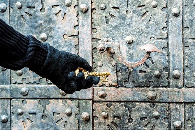 Undercover City Games: Warsaw - Starting Point at aweczka Chopina in Warsaws Old Town