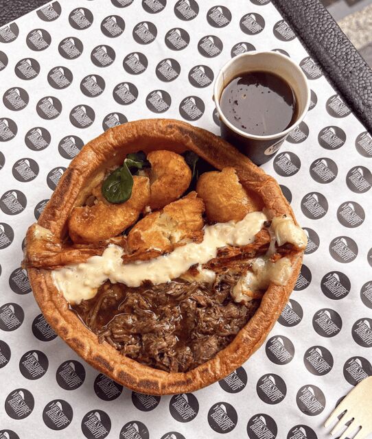 Underground Food Tour: London Camden Town - Canalside Relaxation and Eclectic Camden Vibe