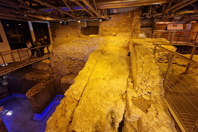 Underground of Trevi Fountain, Spanish Steps PRIVATE TOUR - Exploring the Waterways of Vicus Caprarius – The City of Water