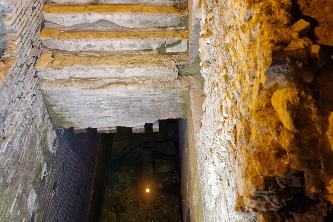 Underground of Trevi Fountain, Spanish Steps PRIVATE TOUR - The Expert Guide and Tour Experience