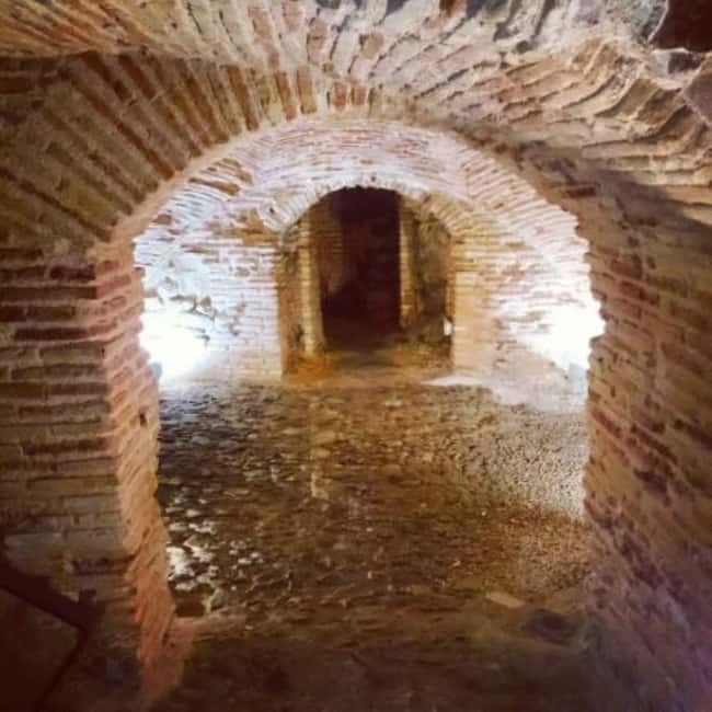 Underground Toledo Tour in English: Discover Hidden History - Key Points