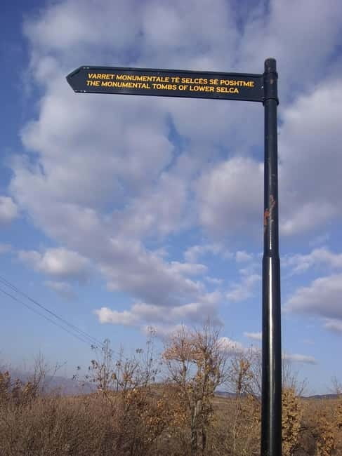 UNESCO Heritage Tour: Ancient Lin & Royal Tombs of Selca - Discovering the Royal Tombs of Selca e Poshtme