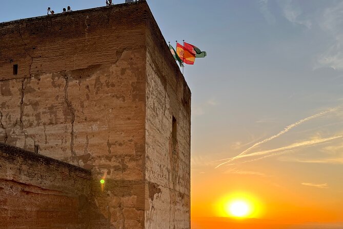 Unforgettable Alhambra Tour: group tour - Accessibility and Group Size