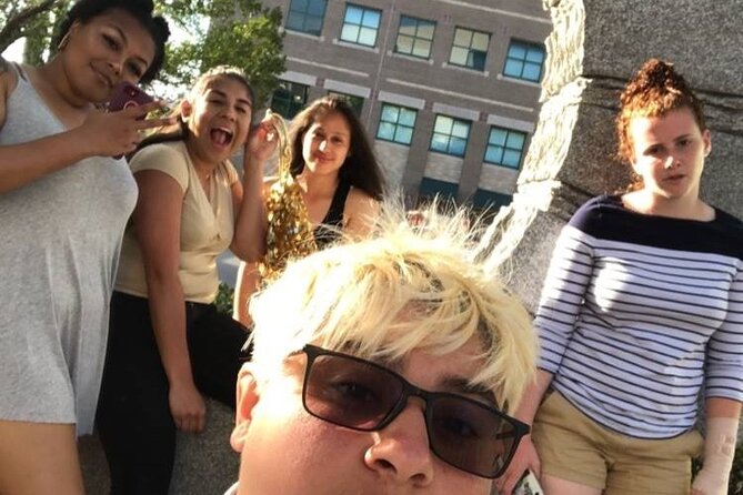 Unique Scavenger Hunt Experience in Minneapolis by Wacky Walks - The Role of the Remote Host in the Experience