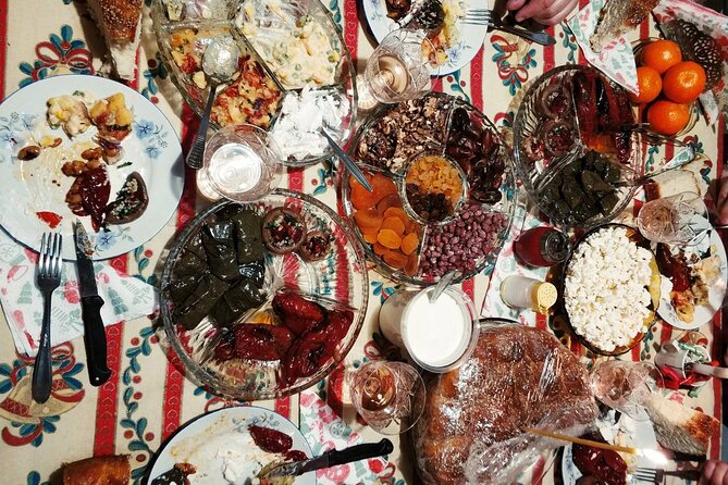 Unique Traditional Bulgarian Meal at the Seven Rila Lakes Hut - How the Meal is Served and the Dining Experience