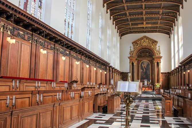 University Walking Tour - Trinity College, Isaac Newton, and the Gates
