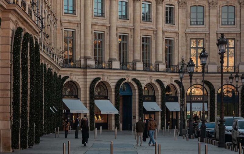 Unknown Paris: Walking Tour with an Expert Guide - Practical Tips for a Smooth Tour Experience