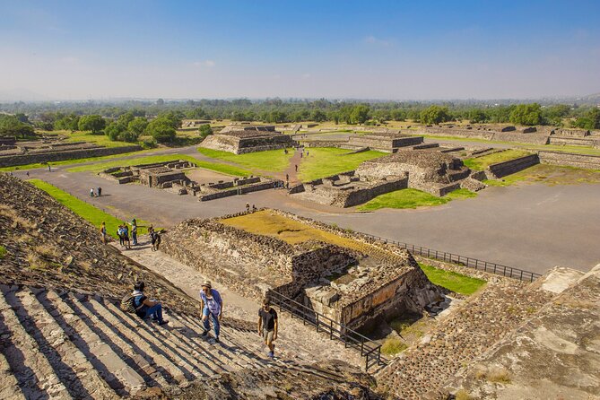 Unlock Teotihuacan Pyramids: Private Tour & Delicious Local Lunch - Public Transportation and the Return Journey