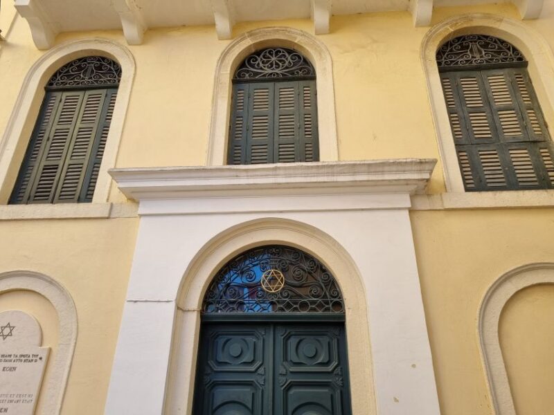 Untold Historical Stories: Corfu Town Walking Tour - The Guide’s Style and Expertise