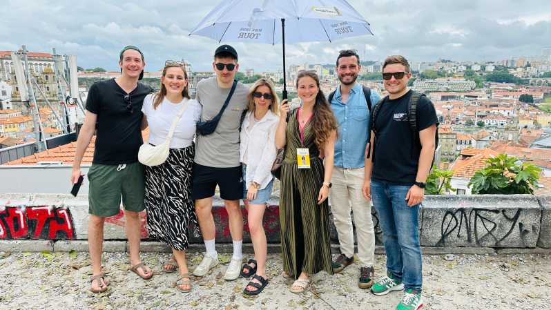 Unveiled Secrets of Porto + Olive Oil Tasting - Exploring Praça da República and Capela dos Pestanas