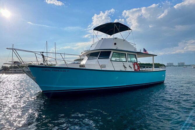 Up to 34Pax Bachelorette party boat & Yacht Rent Miami - The Crew: Friendly, Professional, and Attentive