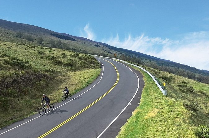 UPCOUNTRY Wednesday Haleakala Downhill Bike Ride w/Maui Sunriders - Equipment and Support: Full-Service and Safety Features