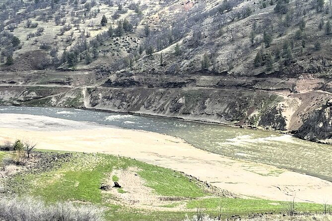 Upper Klamath- Wards Canyon- HALF DAY - What Makes This Rafting Tour Stand Out?