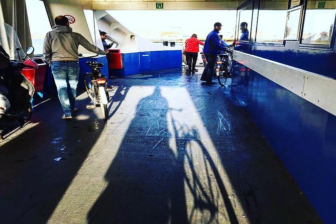 Urban Adventures Amsterdam Bike Tour, Graffiti and Magnet Fishing - Discovering Prinseneiland and Its Drawbridge