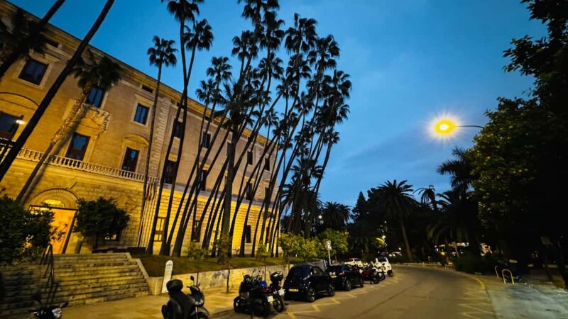 Urban City Photography Tour with Professional Photographer - Flexibility and Options for Extending the Experience