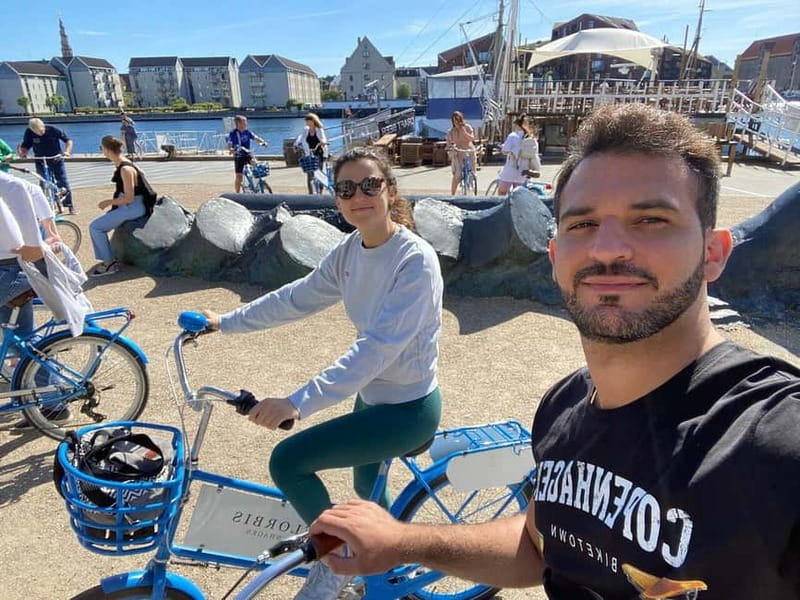 Urban Design and Livability E-bike Tour - Insights from a Knowledgeable Guide