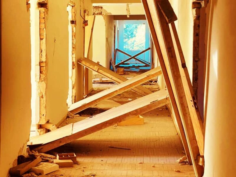 Urban exploration in Tbilisi  Private tour (price for 1 to 3 people) - From Biochemical Plants to Thermal Baths