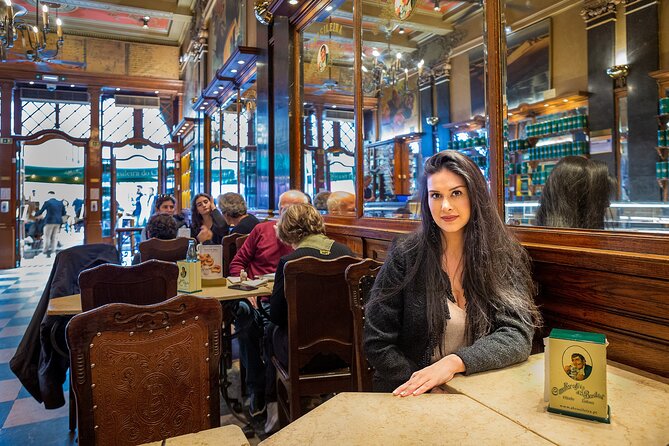 Vacation Photographer in Lisbon  Private, Professional and Fun! - Visiting Graça and Mouraria for Authentic Vibes