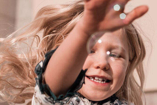 Vacation photographer. Madrid Photo Shoot. Take home more than just a selfie! - Exploring Madrid’s Landmark Landmarks on Foot