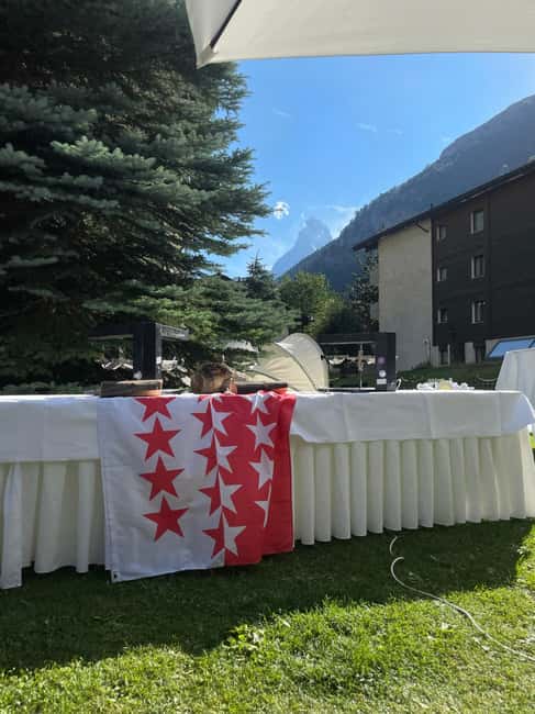 Valais evening with raclette and cheese fondue - The Valais Location in Switzerland