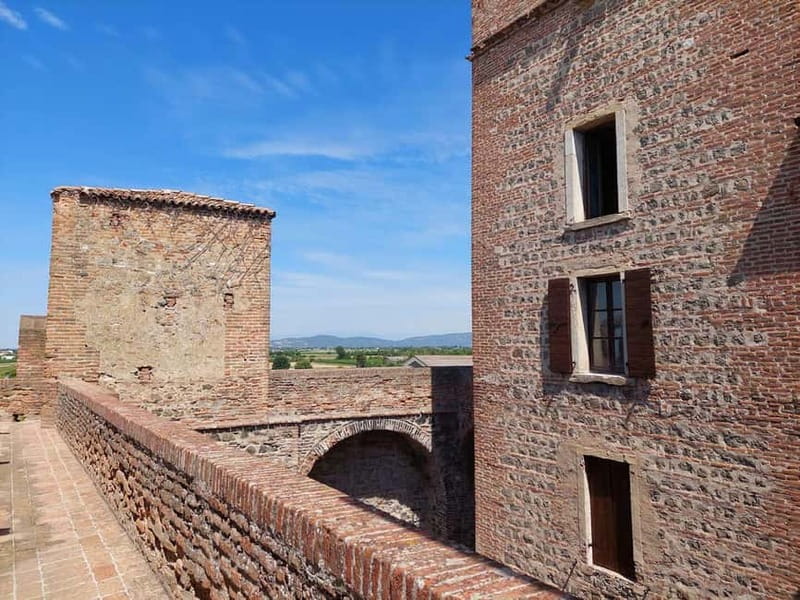 Valbona: Castello DI Valbona Visit - Logistics: Easy Booking and Small Group Intimacy