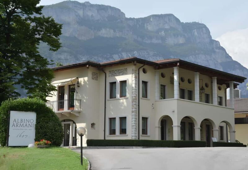 Valdadige: Winery Tour with 4 Wine Tastings - Unique Highlights of the Valdadige Region