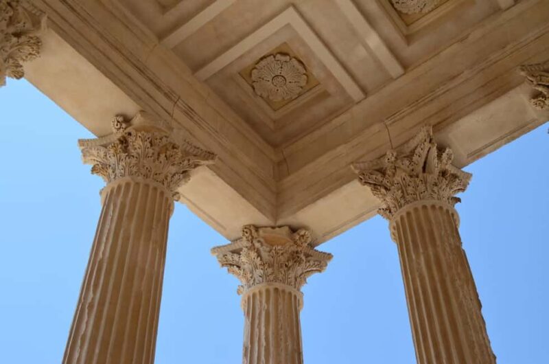 Valence: Express Walk with a Local in 60 minutes - Accessibility and Group Size Considerations