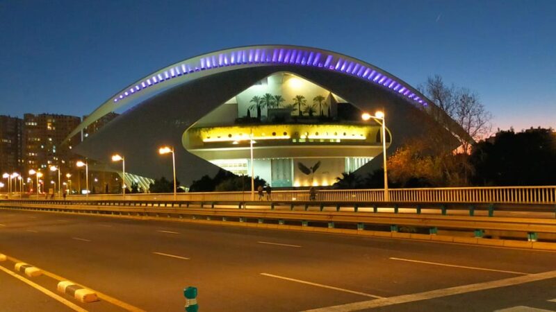 Valencia, Biketour of all the city with a local guide - Exploring Valencia’s Historic Squares: Plaça de la Verge, Plaza de la Reina, and Plaza del Ayuntamiento