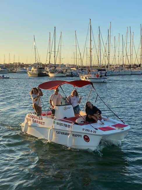 Valencia: Boat experience with typical wine tasting - Sightseeing of Valencia’s Iconic Port Buildings