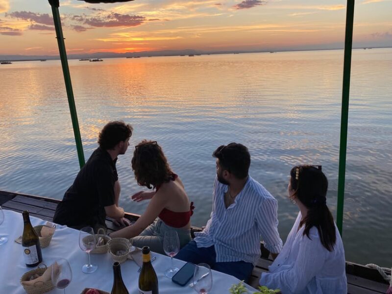 Valencia: Boat Ride with Valencian Wine Tasting & Tapas - Discover Valencian Wines on a Scenic Boat Ride in Albufera