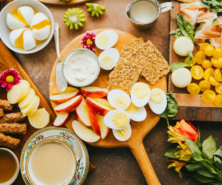 Valencia: Breakfast Brunch on a boat tour | food and drinks - Savoring a Valencian-style Breakfast on the Water