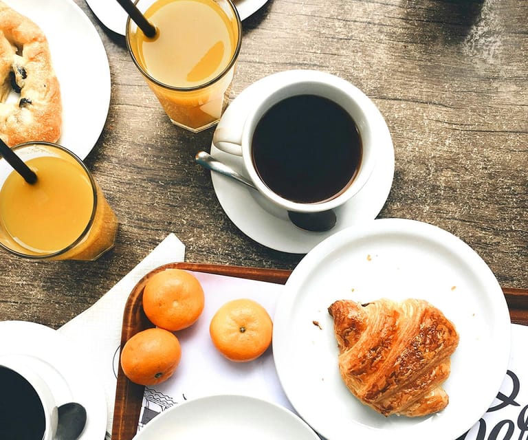 Valencia: Breakfast Brunch on a boat tour | food and drinks - The Experience for Different Types of Travelers